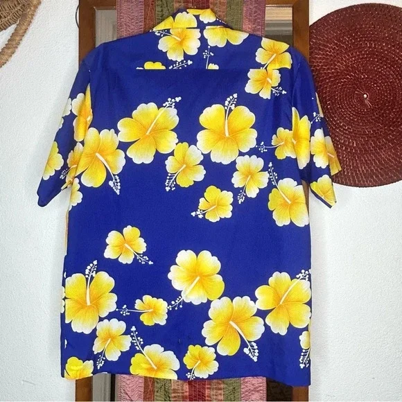 Vintage Hilo Hattie Polyester Hibiscus Hawaiian Butoon Down size Large - Picture 6 of 6